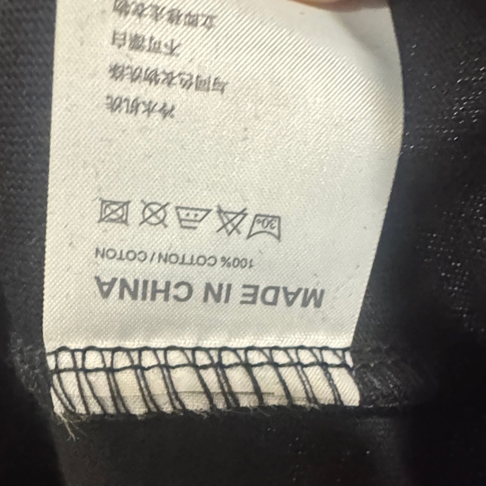 Black T-Shirt with Shanghai graphic - Picture 4 of 4